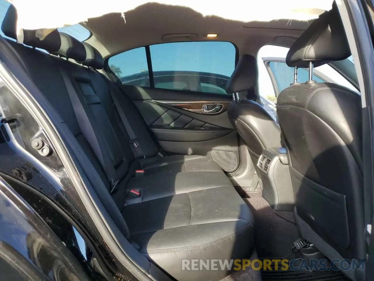 10 Photograph of a damaged car JN1EV7AP7KM515670 INFINITI Q50 2019