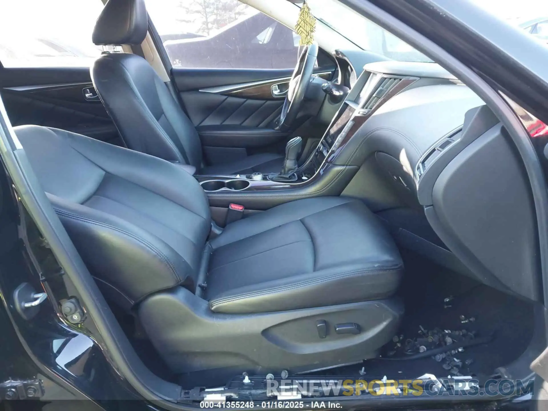 5 Photograph of a damaged car JN1EV7AP7KM518181 INFINITI Q50 2019