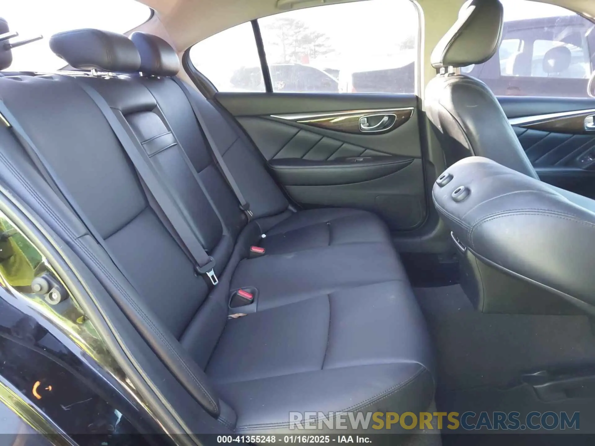 8 Photograph of a damaged car JN1EV7AP7KM518181 INFINITI Q50 2019