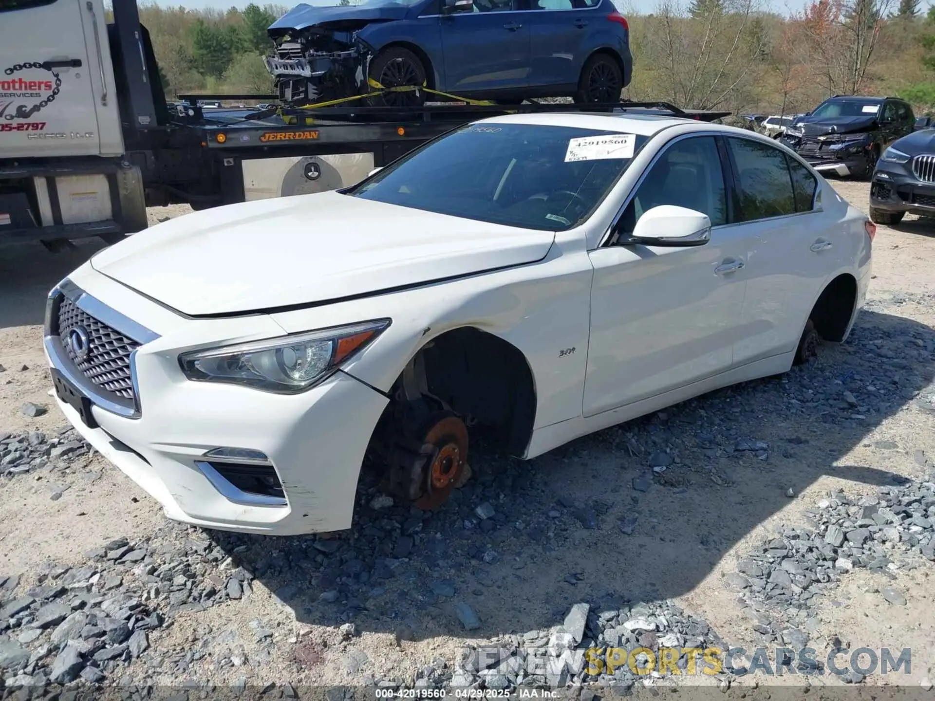 2 Photograph of a damaged car JN1EV7AP8KM514284 INFINITI Q50 2019