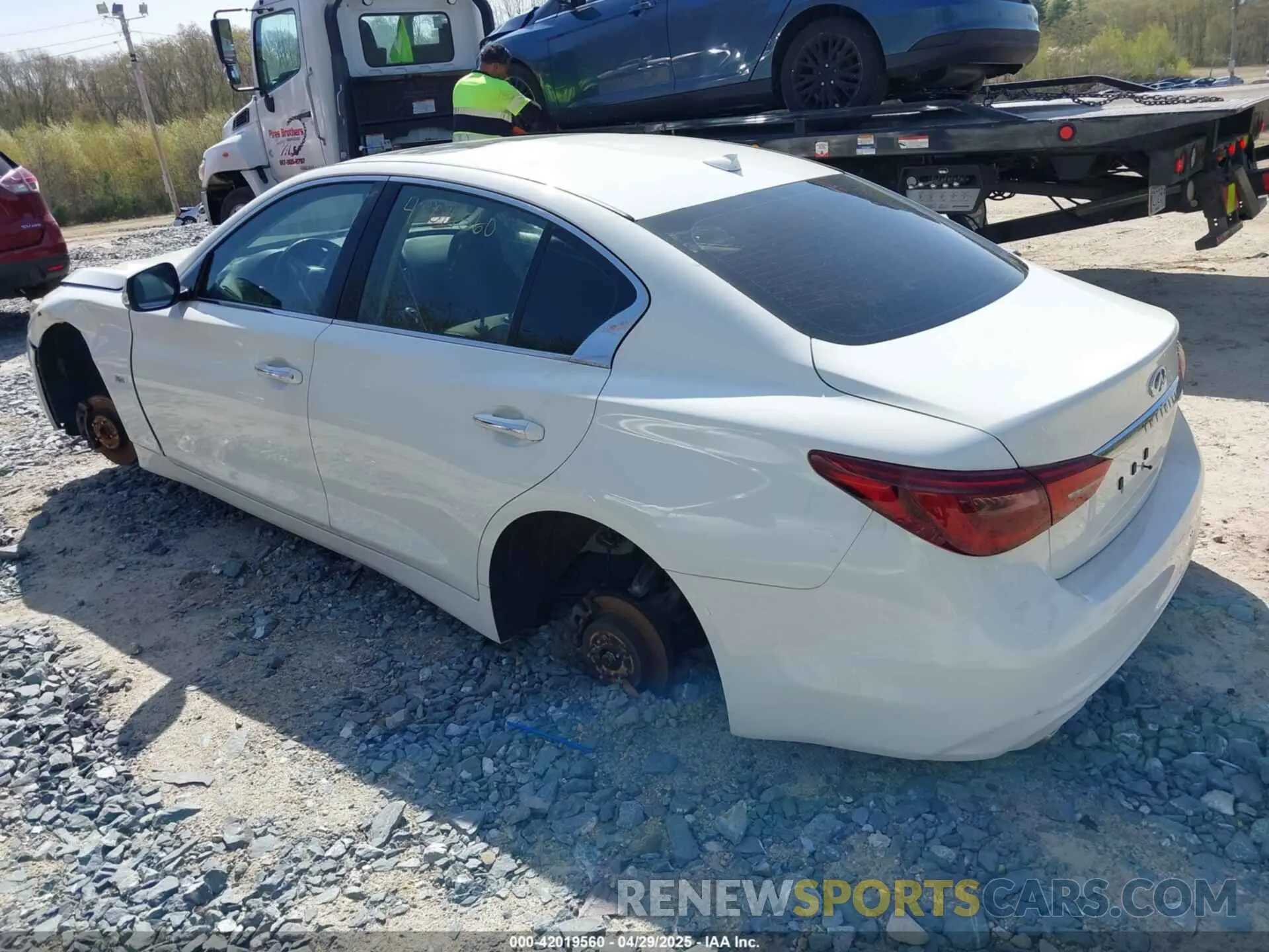 3 Photograph of a damaged car JN1EV7AP8KM514284 INFINITI Q50 2019