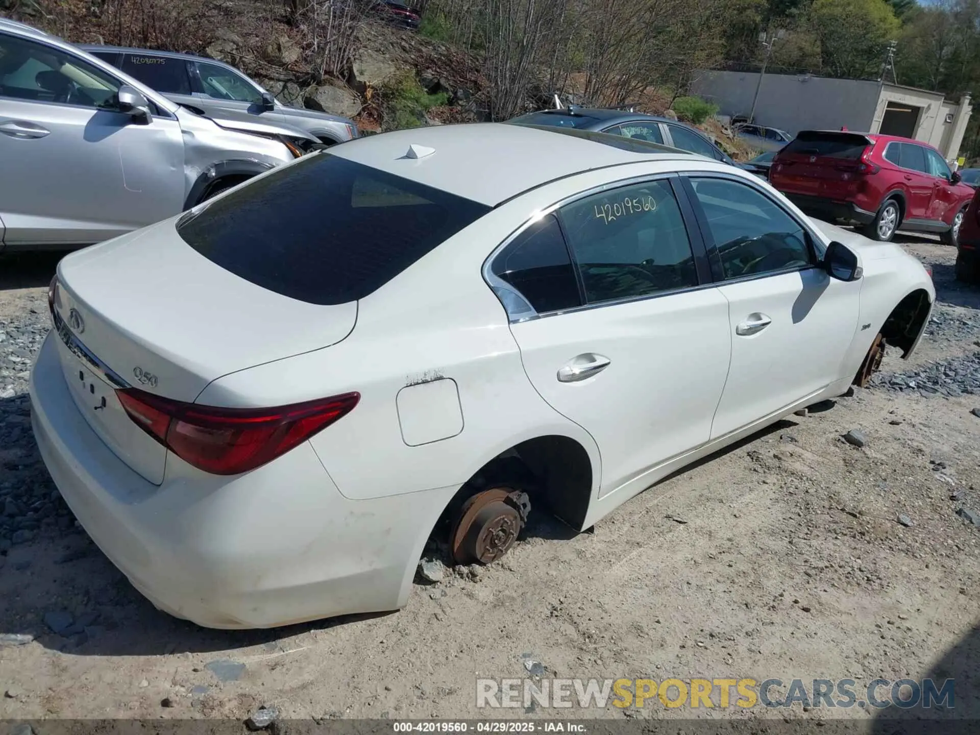 4 Photograph of a damaged car JN1EV7AP8KM514284 INFINITI Q50 2019