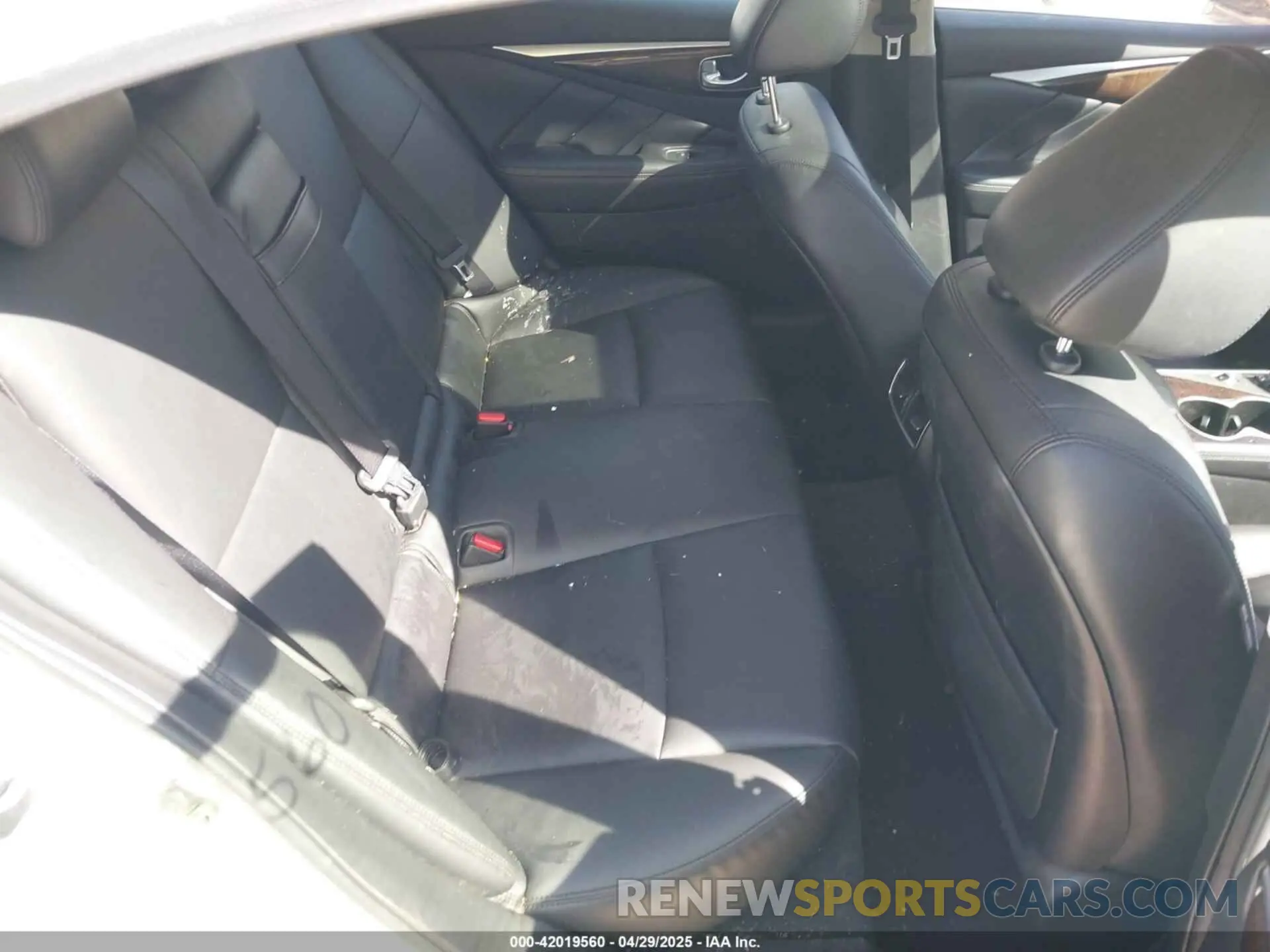 8 Photograph of a damaged car JN1EV7AP8KM514284 INFINITI Q50 2019