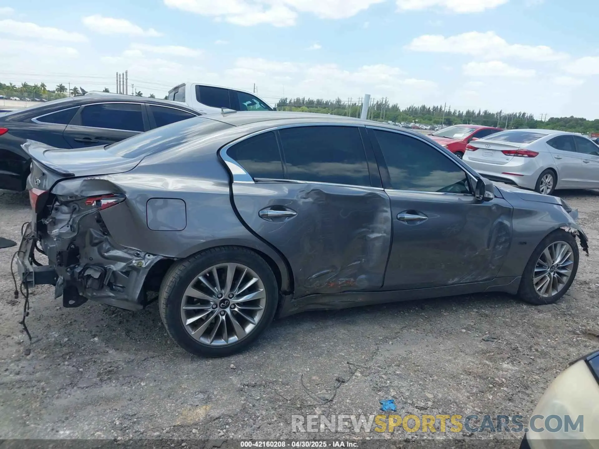 14 Photograph of a damaged car JN1EV7AP8KM541274 INFINITI Q50 2019