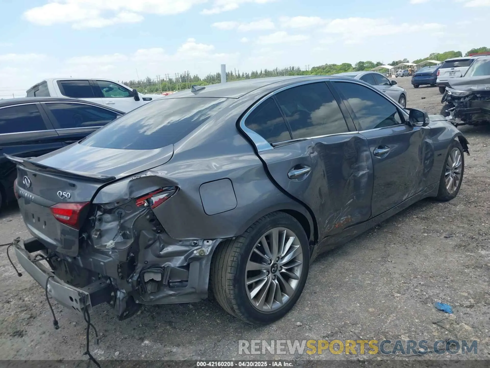 4 Photograph of a damaged car JN1EV7AP8KM541274 INFINITI Q50 2019