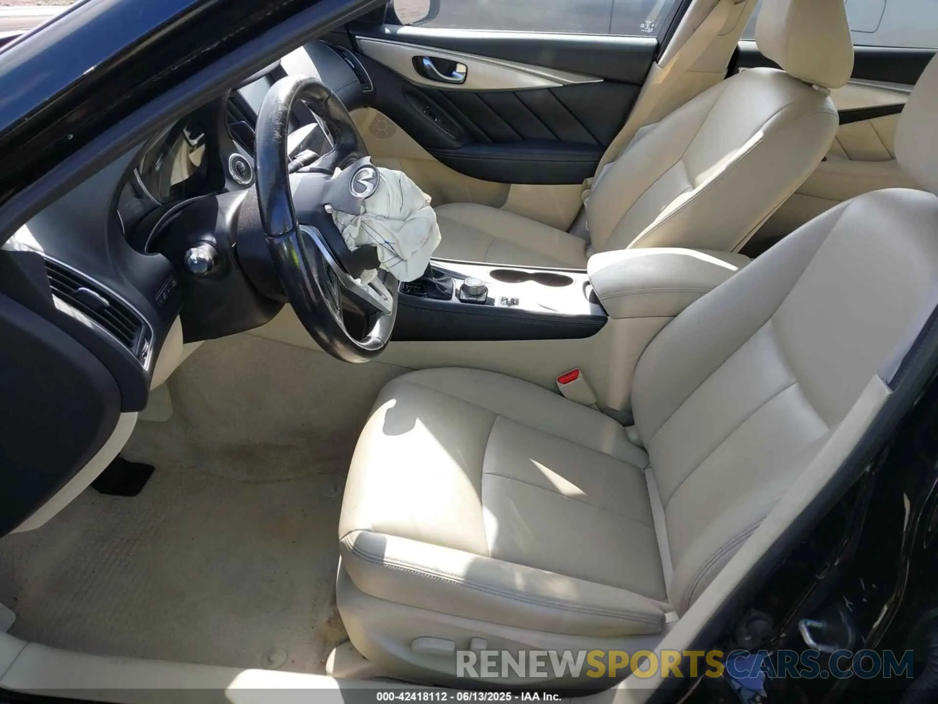 5 Photograph of a damaged car JN1EV7AP8KM543395 INFINITI Q50 2019