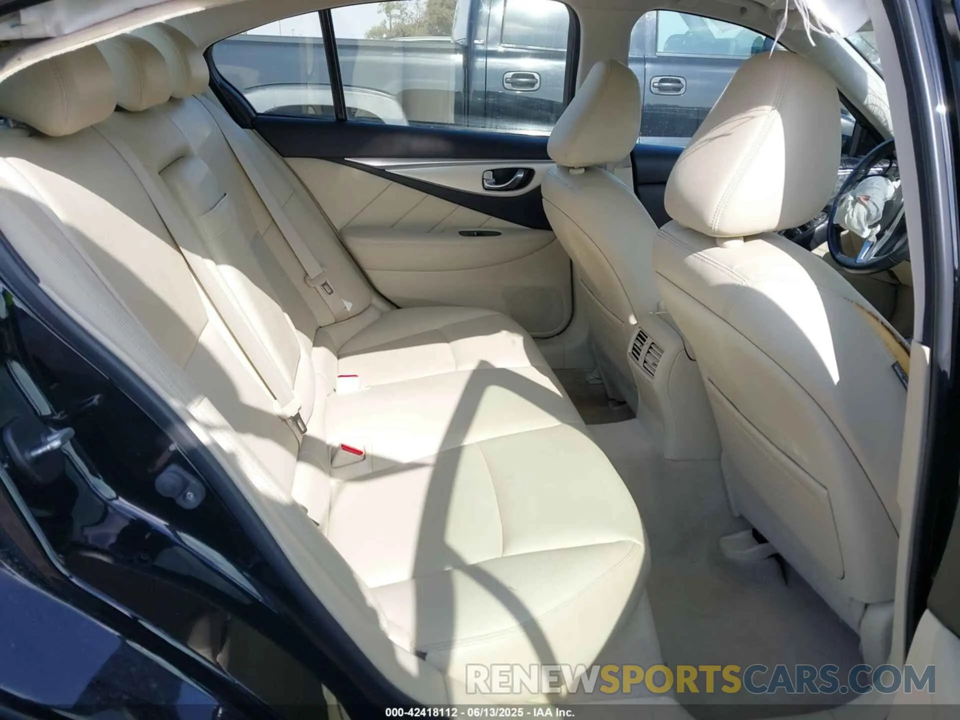 8 Photograph of a damaged car JN1EV7AP8KM543395 INFINITI Q50 2019