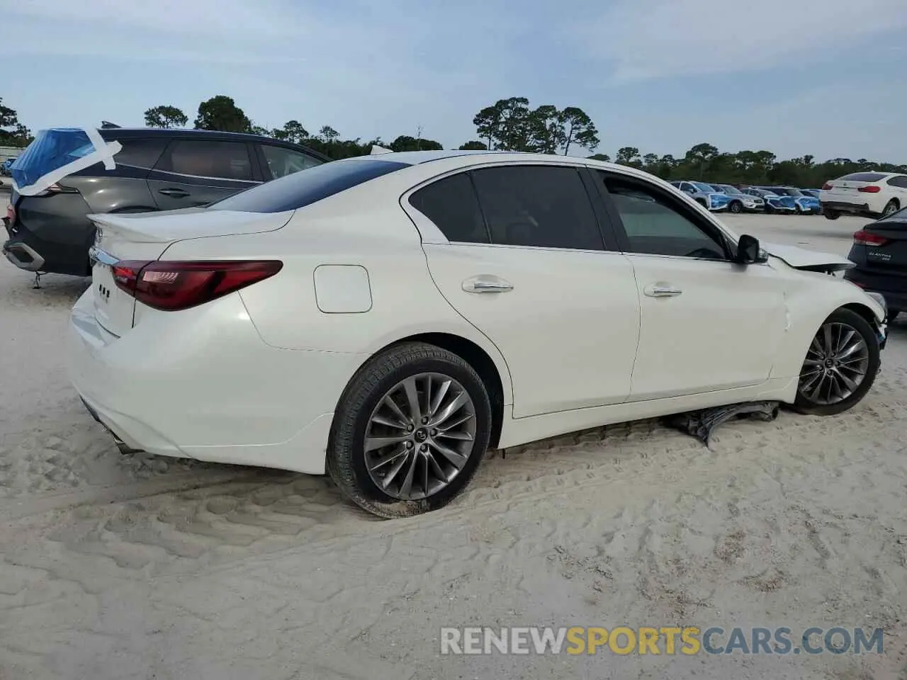 3 Photograph of a damaged car JN1EV7AP9KM513807 INFINITI Q50 2019