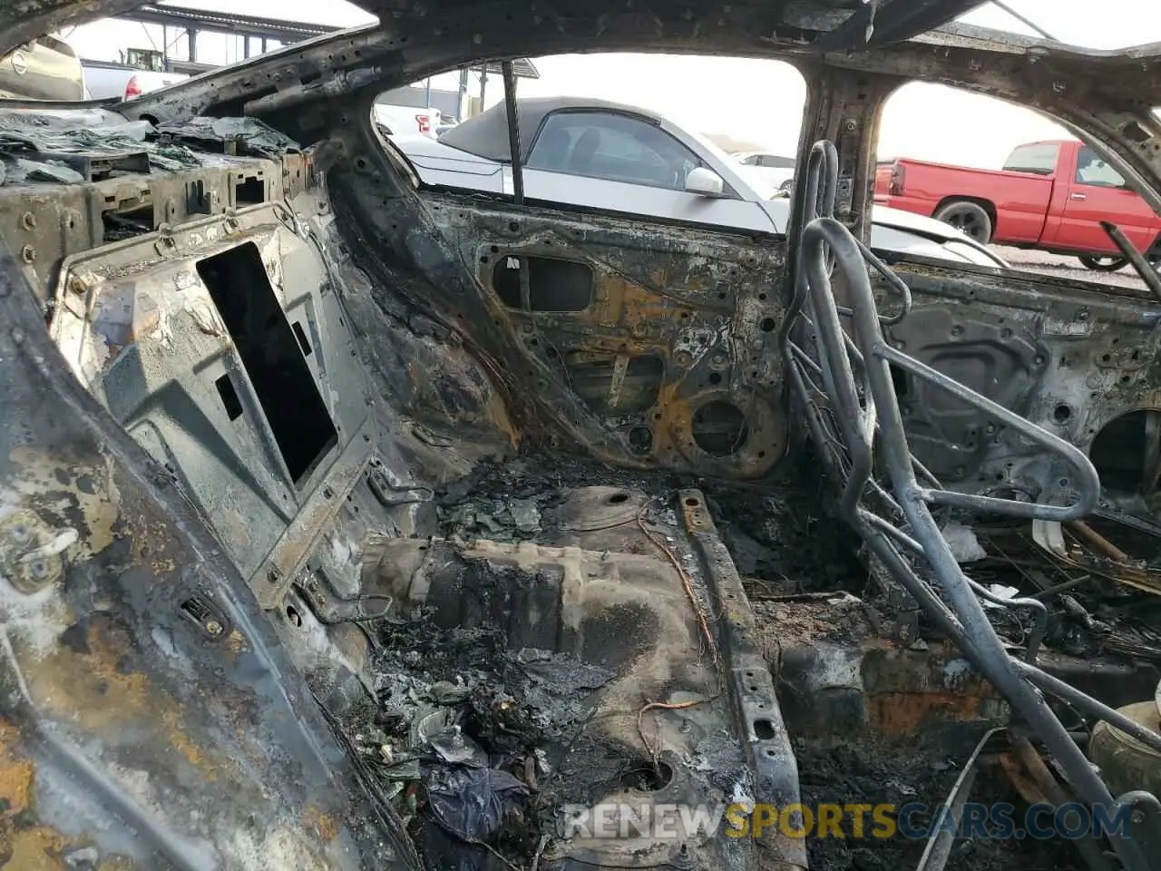 10 Photograph of a damaged car JN1EV7AP9KM517596 INFINITI Q50 2019