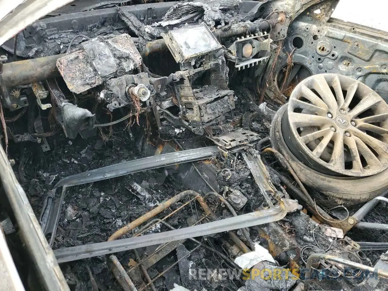 8 Photograph of a damaged car JN1EV7AP9KM517596 INFINITI Q50 2019