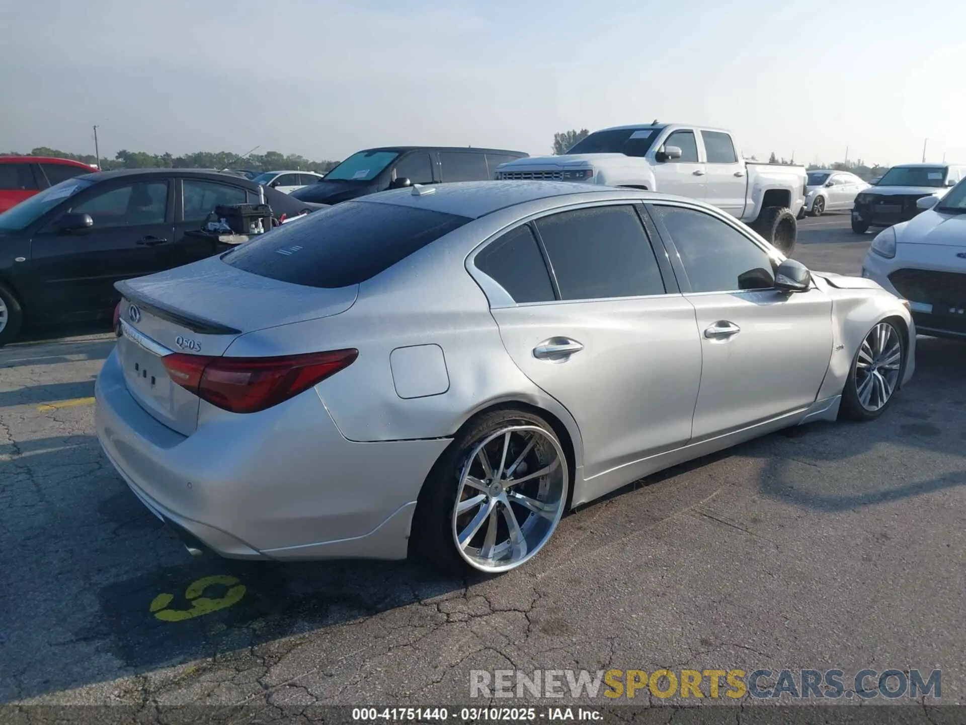 4 Photograph of a damaged car JN1EV7APXKM516277 INFINITI Q50 2019