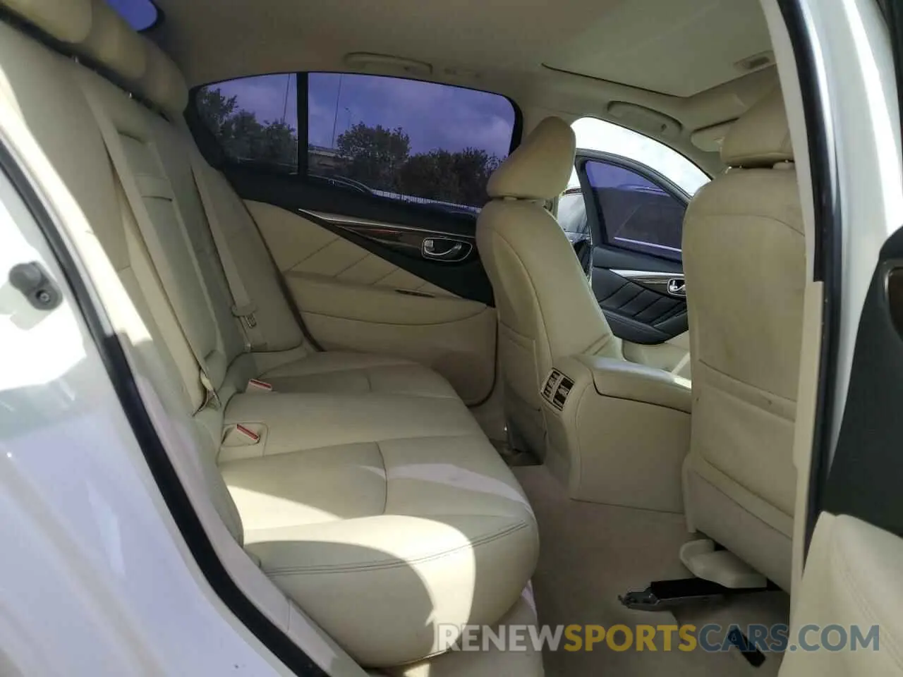 10 Photograph of a damaged car JN1EV7APXKM519017 INFINITI Q50 2019