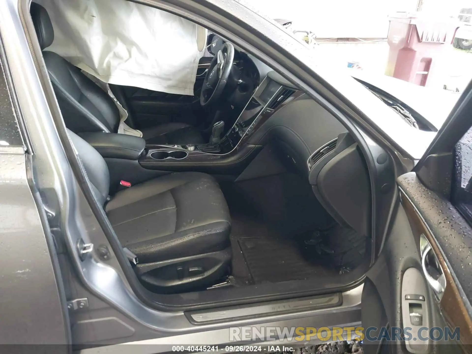 5 Photograph of a damaged car JN1EV7APXKM519048 INFINITI Q50 2019