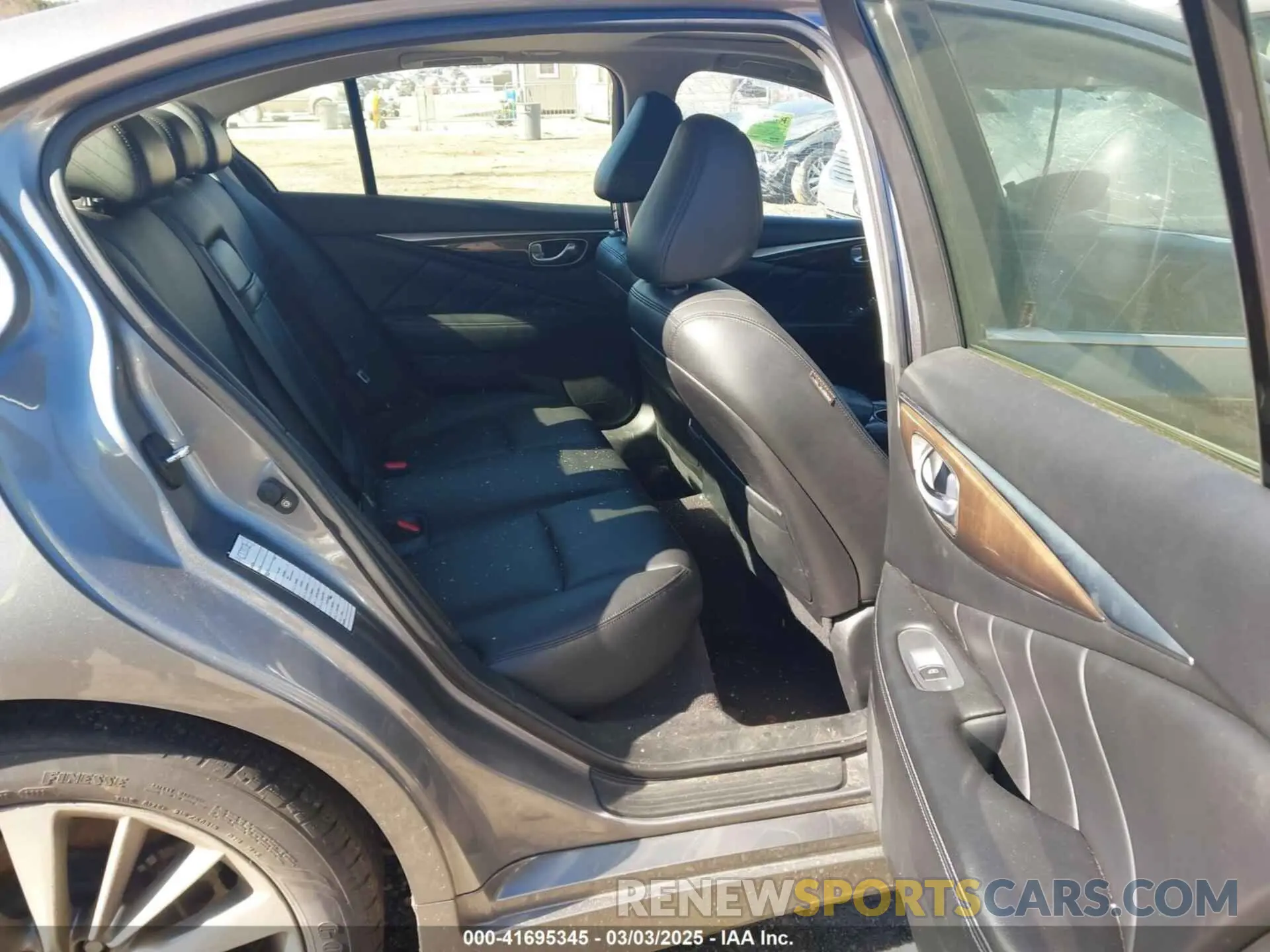 8 Photograph of a damaged car JN1EV7AR0KM559124 INFINITI Q50 2019