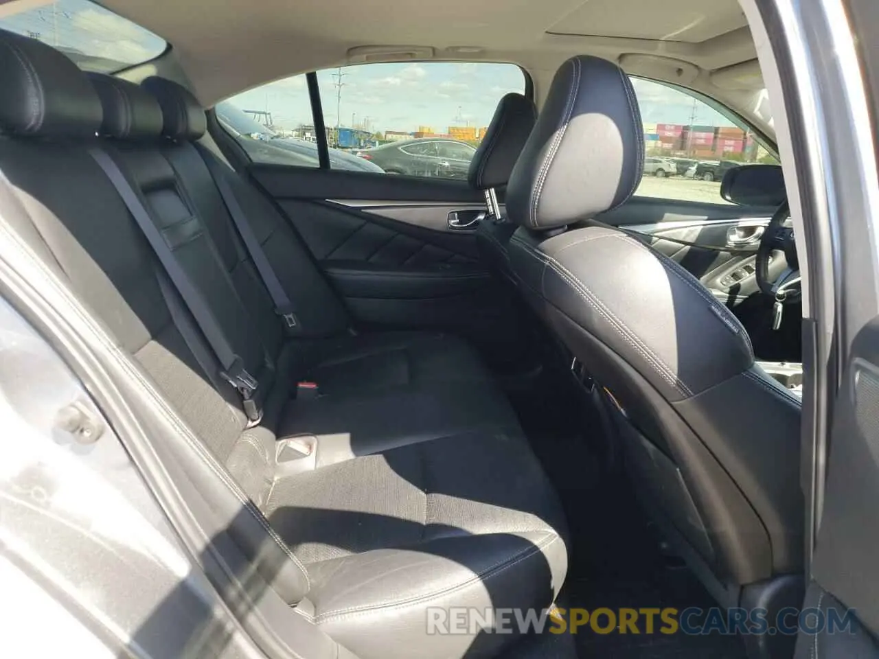 10 Photograph of a damaged car JN1EV7AR0KM592477 INFINITI Q50 2019