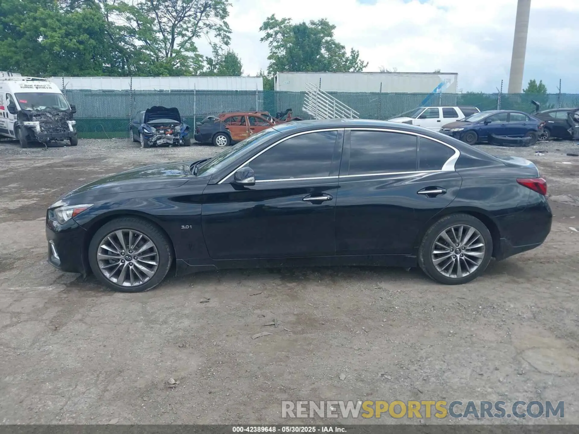 13 Photograph of a damaged car JN1EV7AR1KM553722 INFINITI Q50 2019