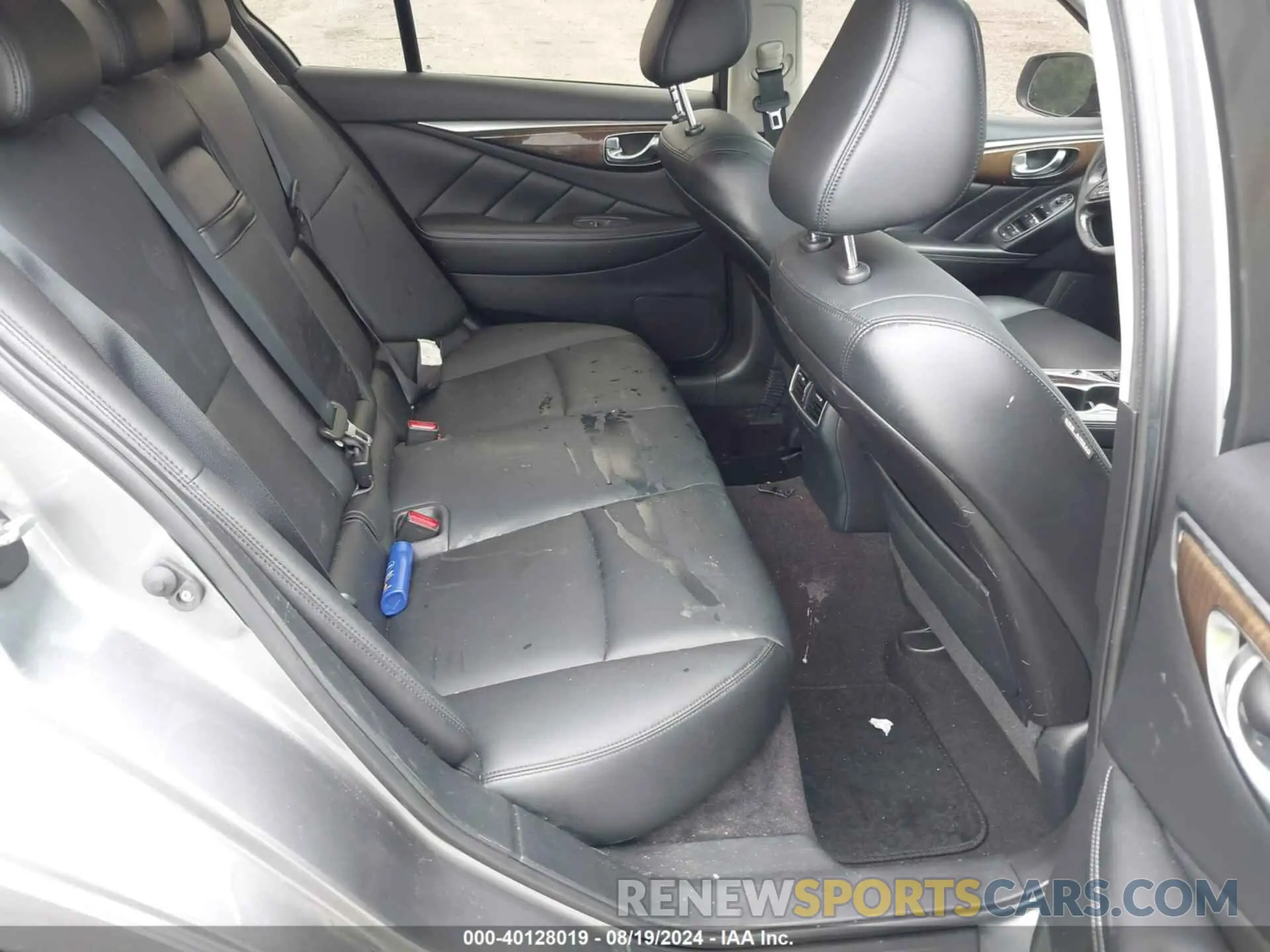 8 Photograph of a damaged car JN1EV7AR1KM559553 INFINITI Q50 2019
