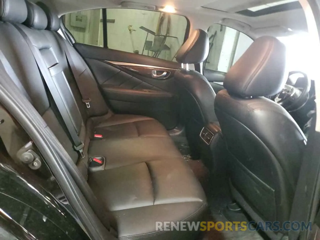 10 Photograph of a damaged car JN1EV7AR2KM555382 INFINITI Q50 2019