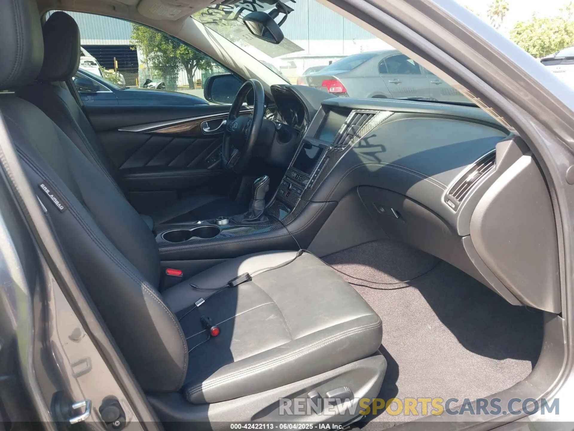 5 Photograph of a damaged car JN1EV7AR2KM558878 INFINITI Q50 2019