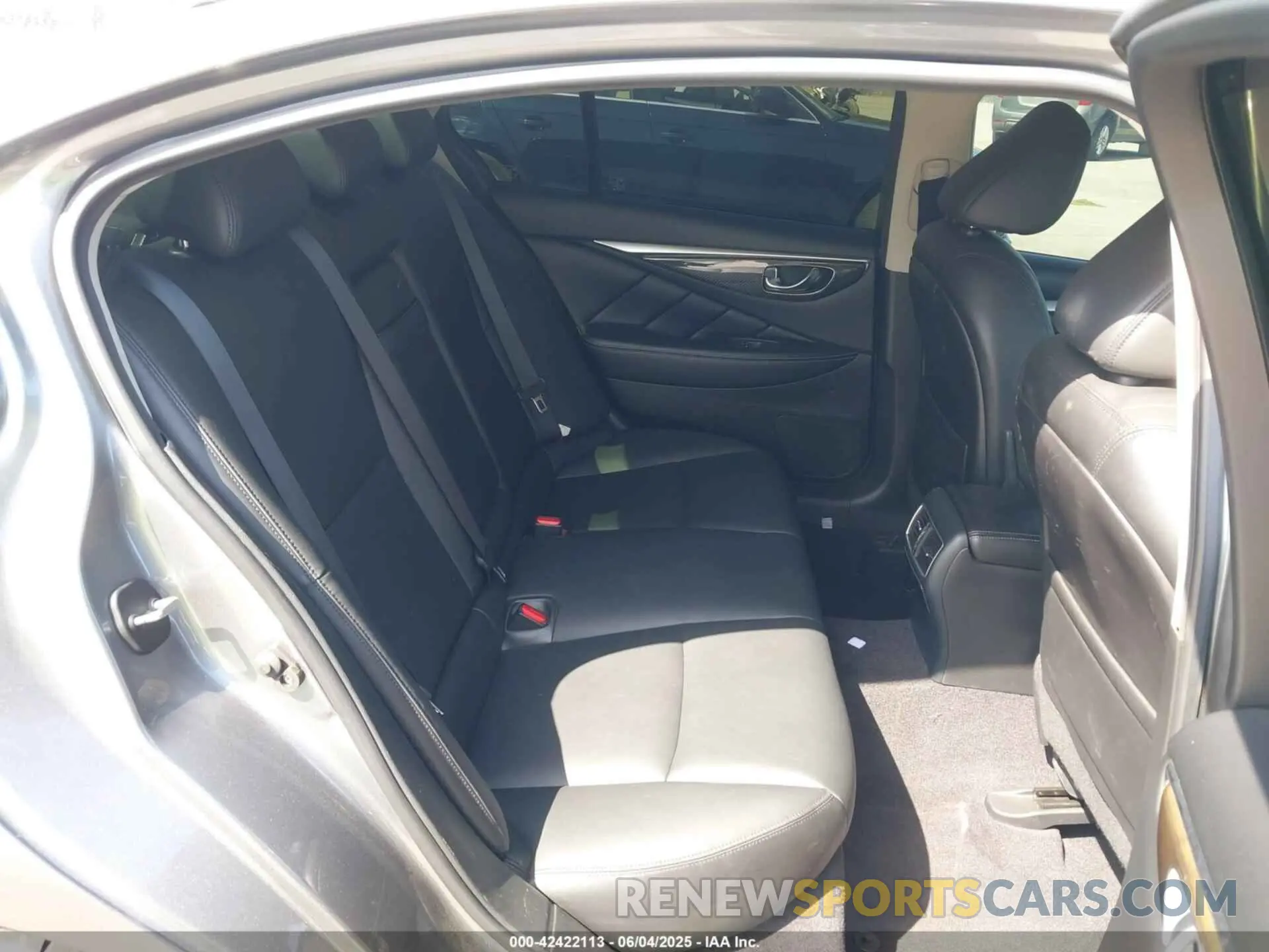 8 Photograph of a damaged car JN1EV7AR2KM558878 INFINITI Q50 2019