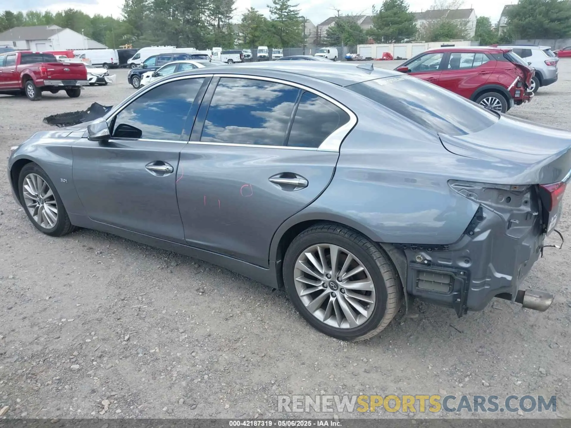 3 Photograph of a damaged car JN1EV7AR2KM559657 INFINITI Q50 2019