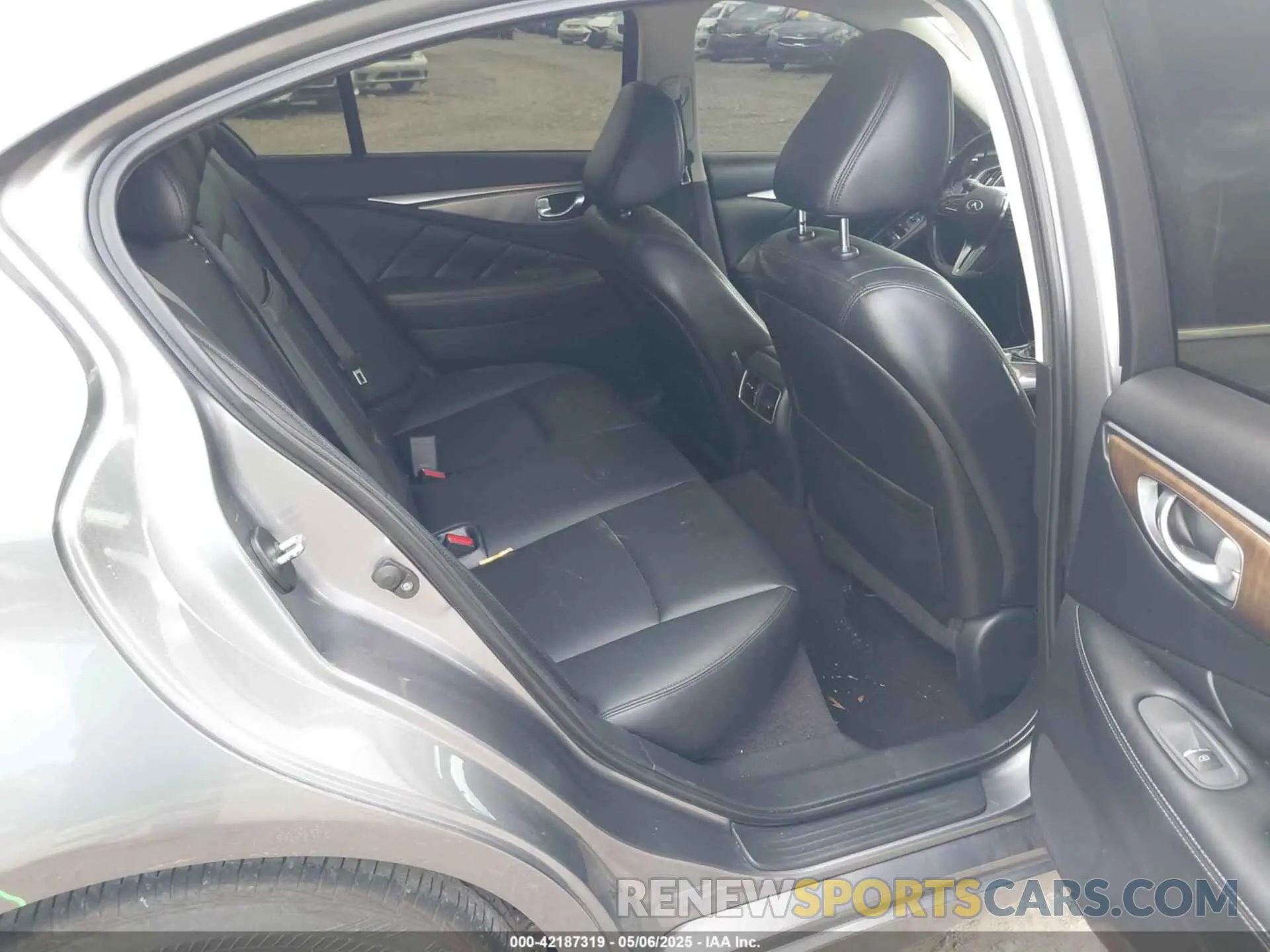 8 Photograph of a damaged car JN1EV7AR2KM559657 INFINITI Q50 2019
