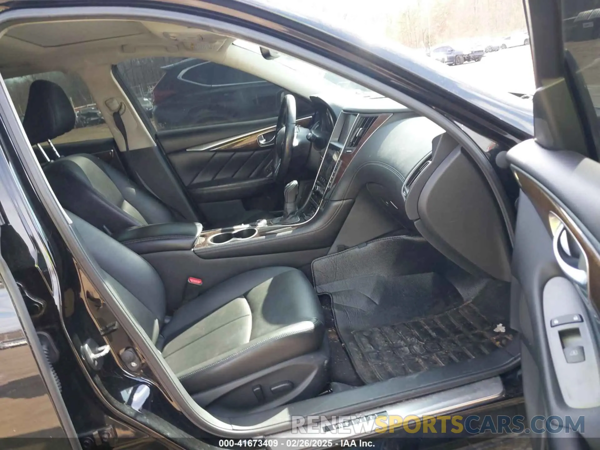 5 Photograph of a damaged car JN1EV7AR3KM554628 INFINITI Q50 2019