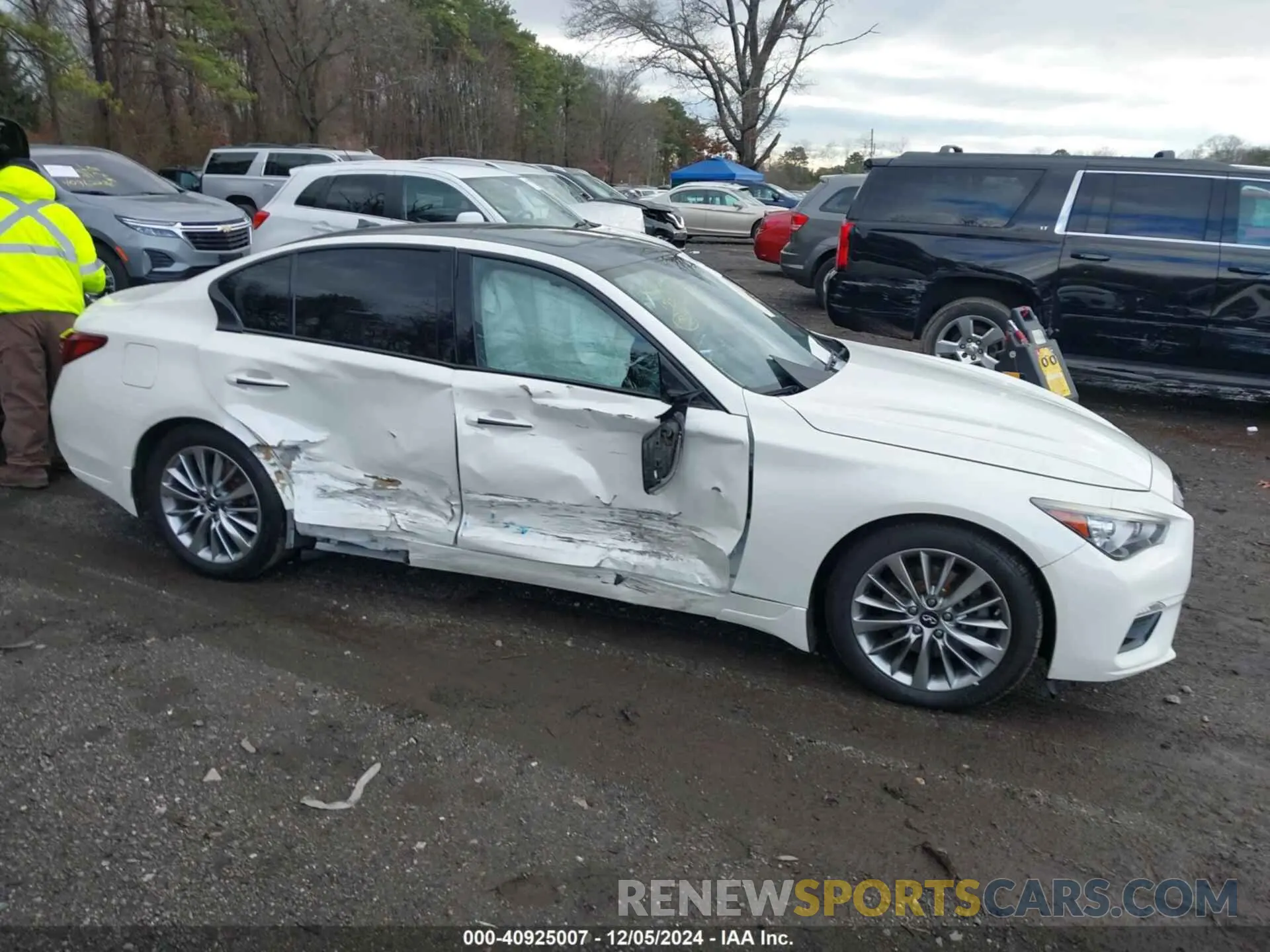 13 Photograph of a damaged car JN1EV7AR4KM550216 INFINITI Q50 2019