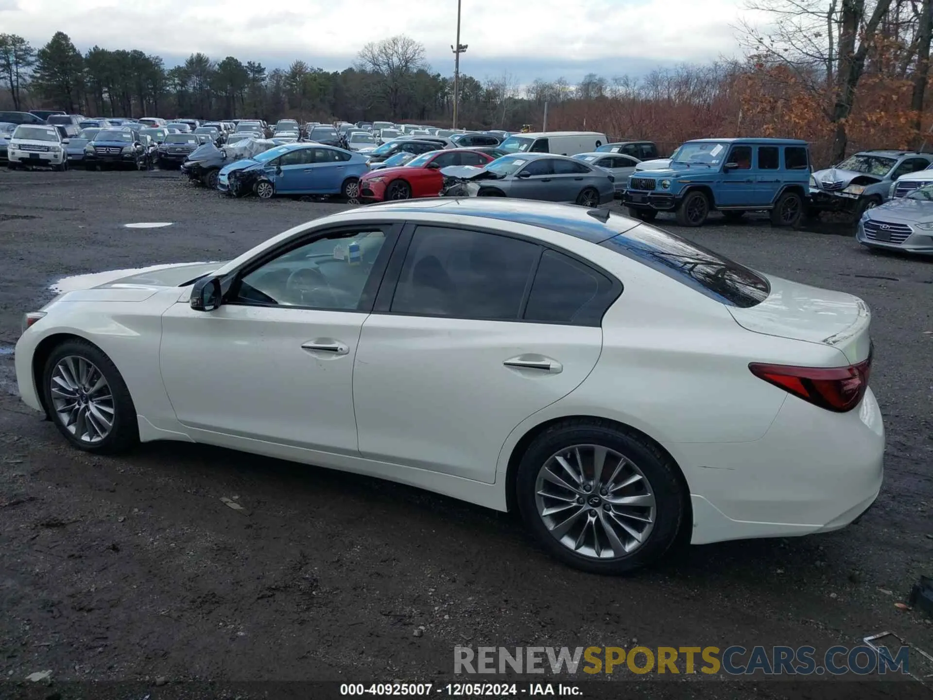 14 Photograph of a damaged car JN1EV7AR4KM550216 INFINITI Q50 2019