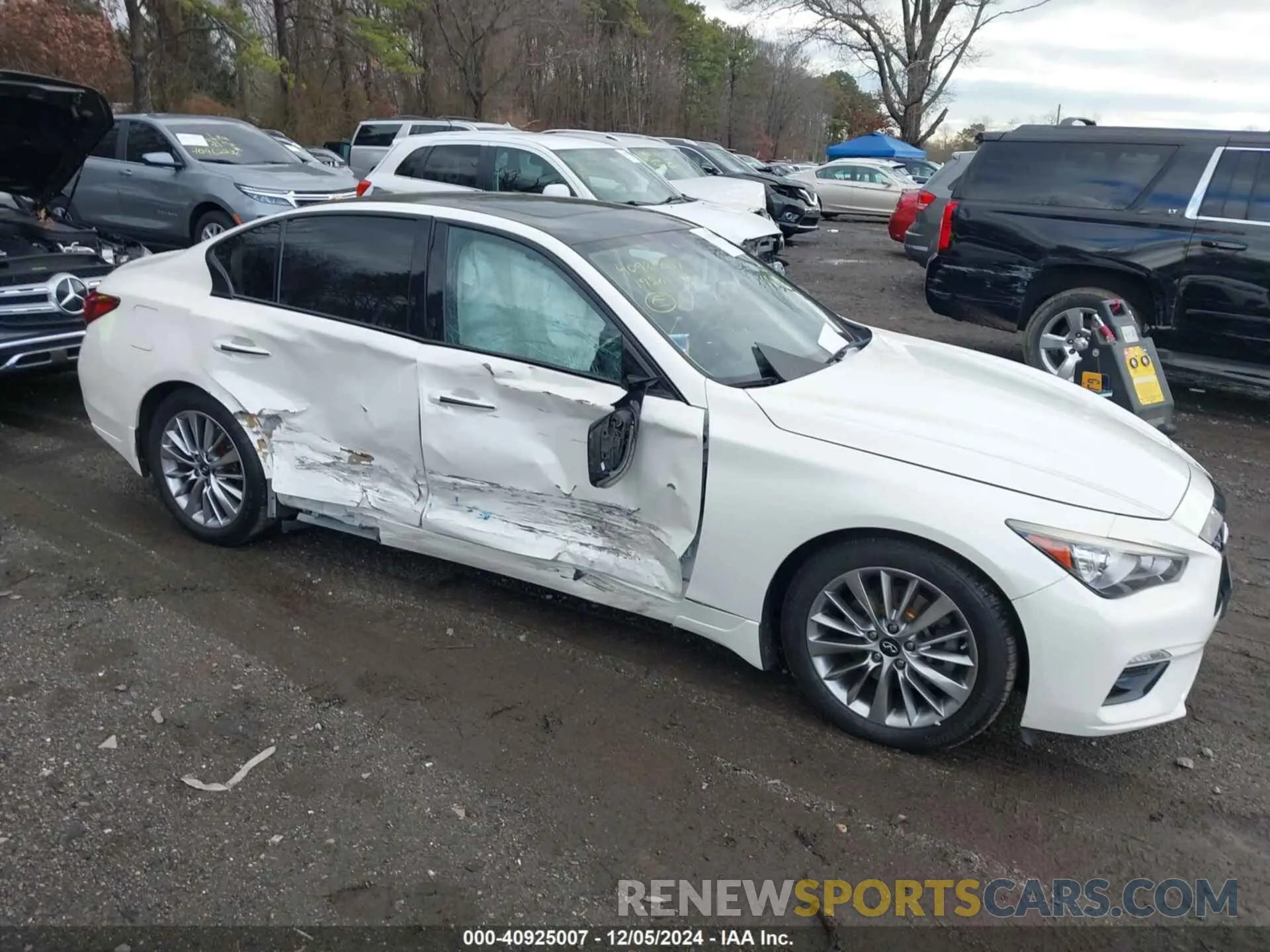 6 Photograph of a damaged car JN1EV7AR4KM550216 INFINITI Q50 2019