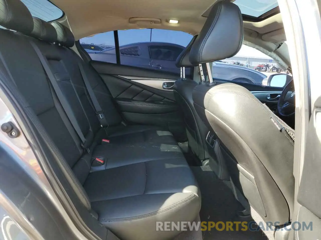 11 Photograph of a damaged car JN1EV7AR4KM591722 INFINITI Q50 2019