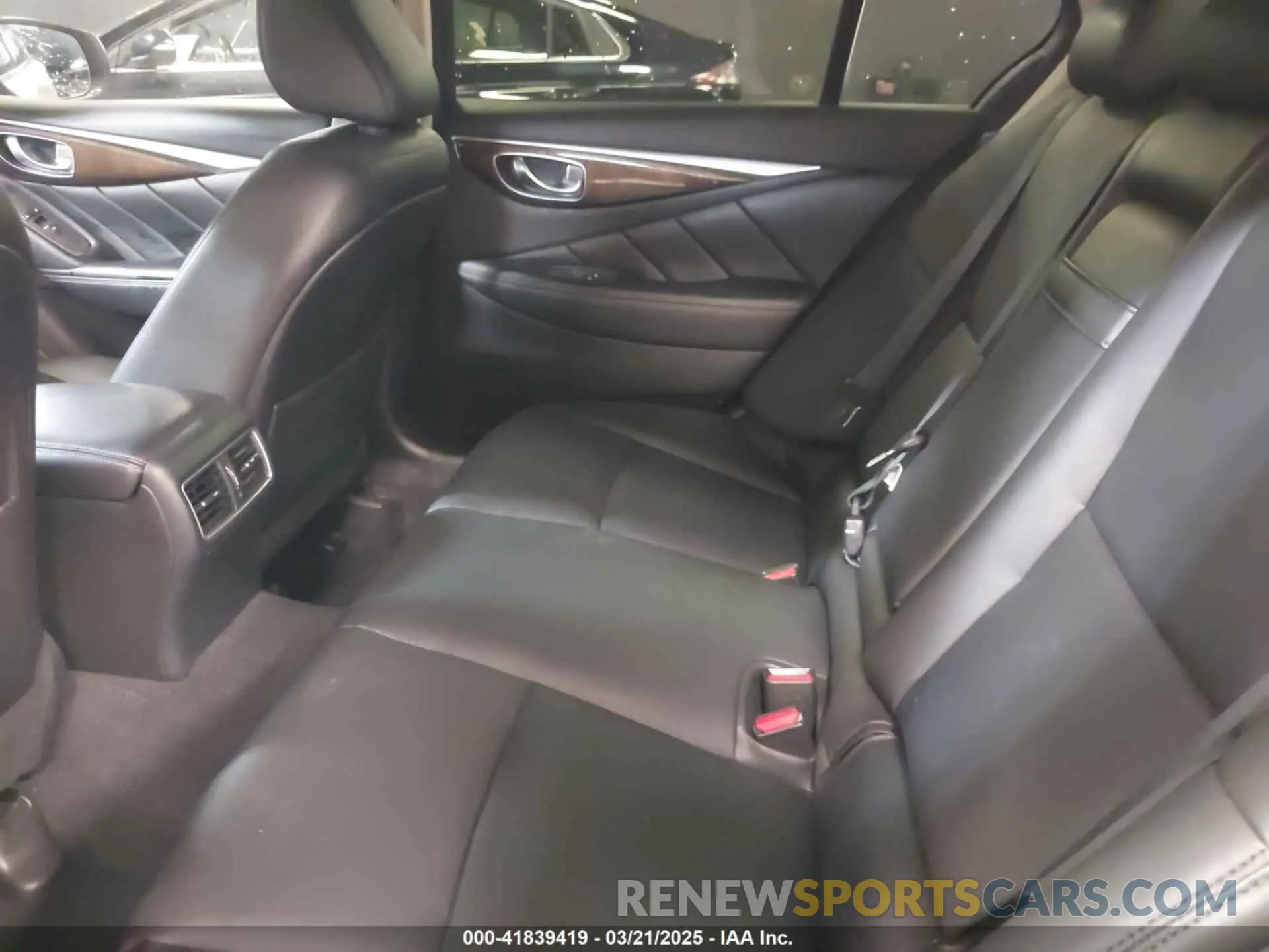 8 Photograph of a damaged car JN1EV7AR5KM550273 INFINITI Q50 2019