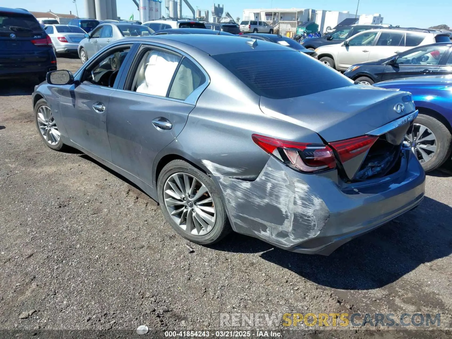 3 Photograph of a damaged car JN1EV7AR5KM552377 INFINITI Q50 2019
