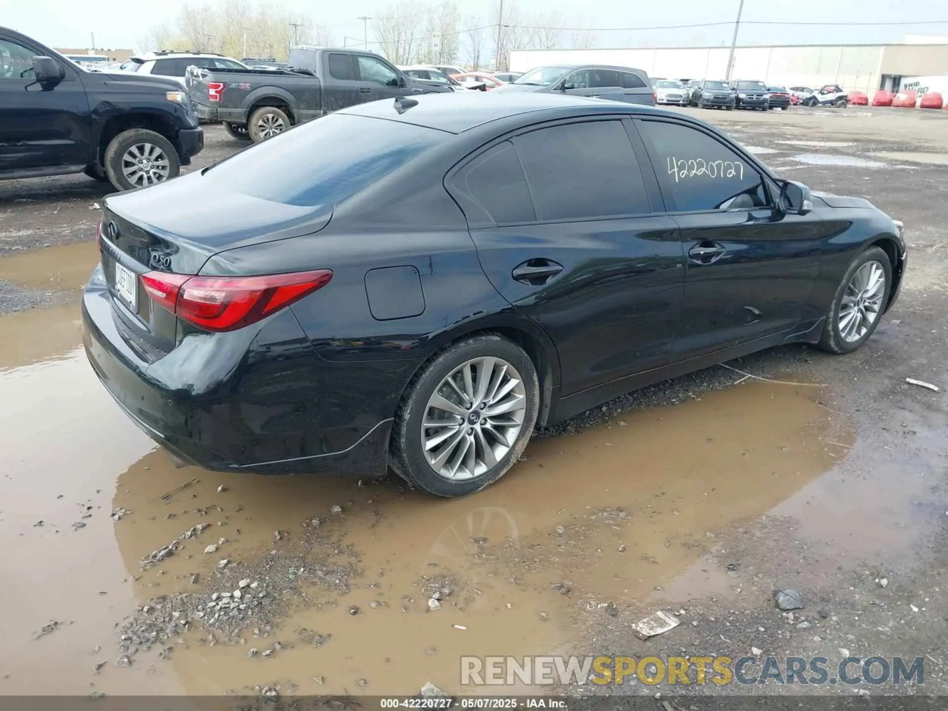 4 Photograph of a damaged car JN1EV7AR5KM552685 INFINITI Q50 2019