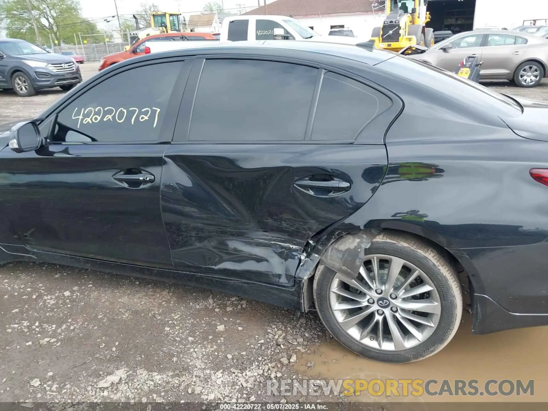 6 Photograph of a damaged car JN1EV7AR5KM552685 INFINITI Q50 2019