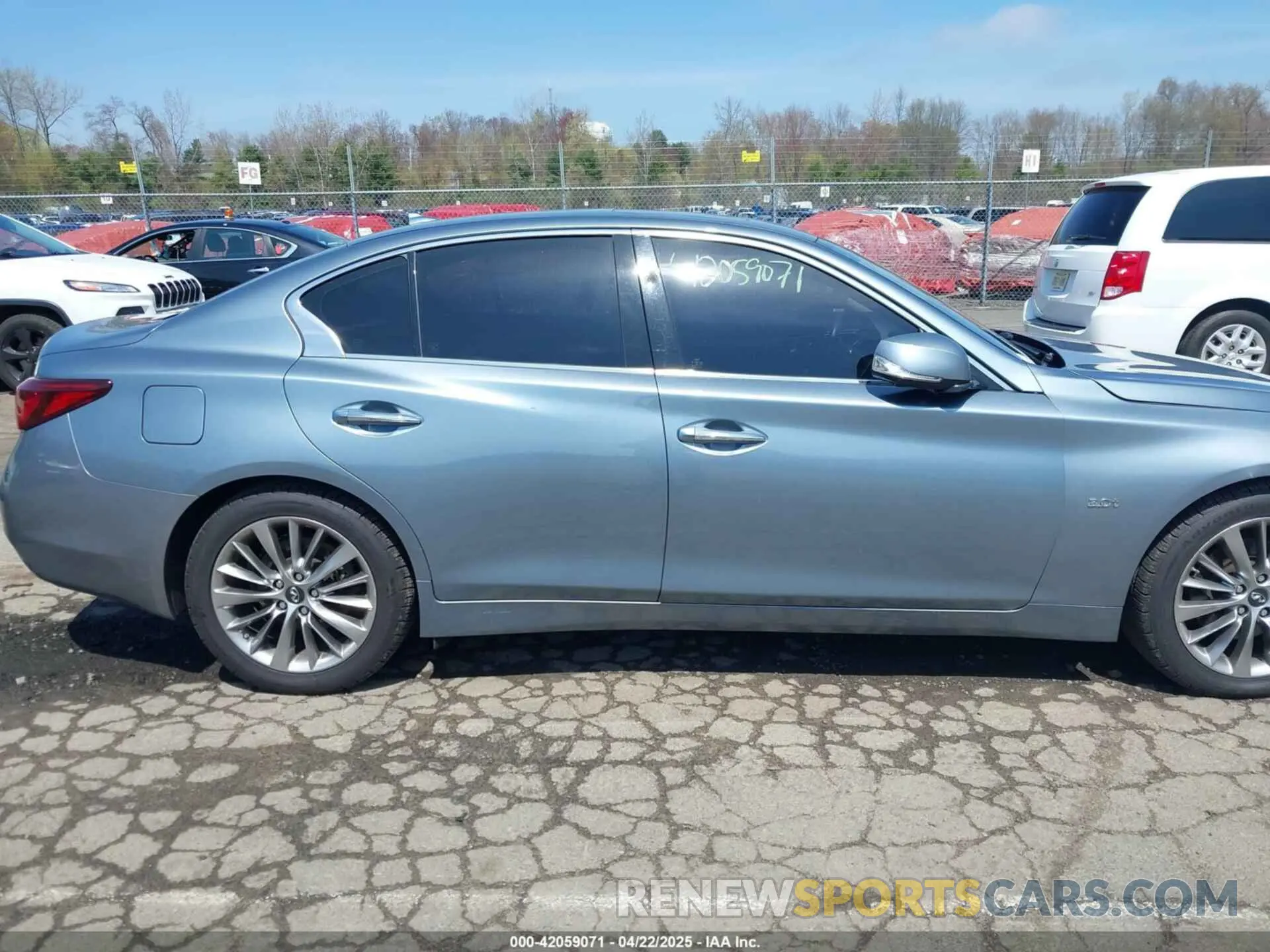 13 Photograph of a damaged car JN1EV7AR6KM550475 INFINITI Q50 2019