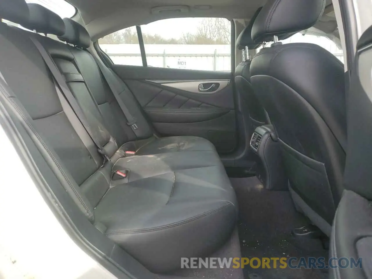 10 Photograph of a damaged car JN1EV7AR6KM590457 INFINITI Q50 2019