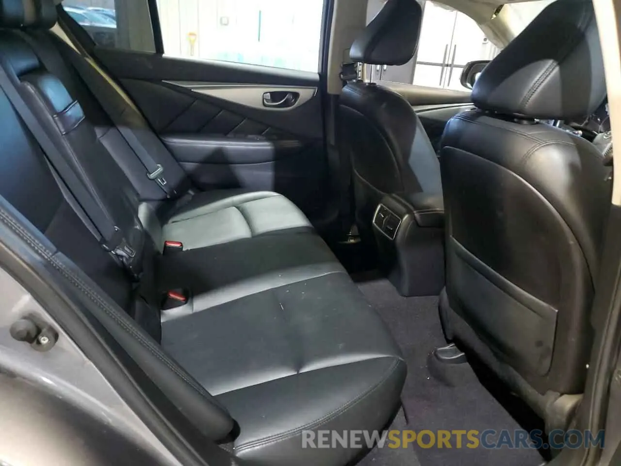10 Photograph of a damaged car JN1EV7AR6KM590488 INFINITI Q50 2019