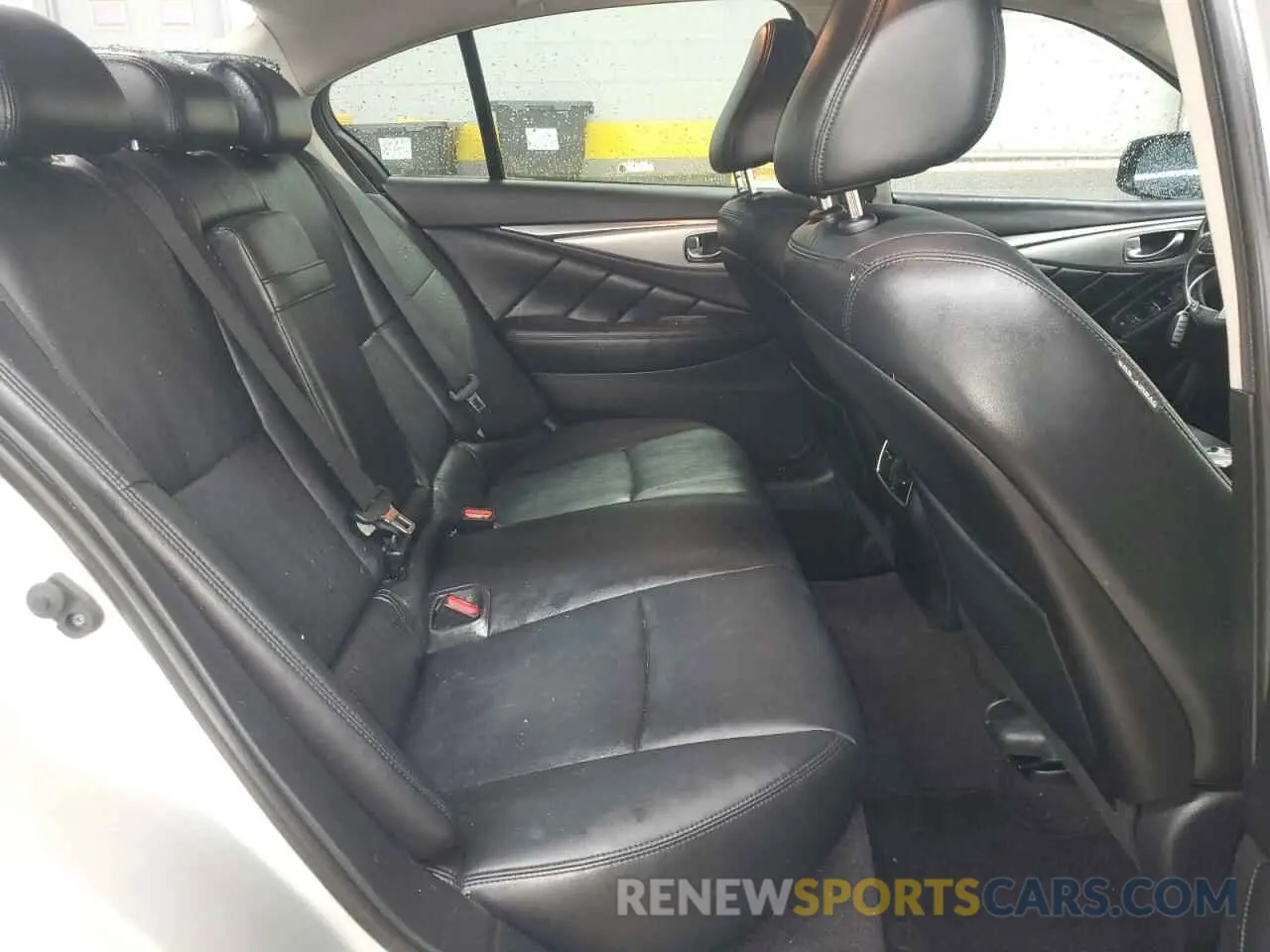 10 Photograph of a damaged car JN1EV7AR6KM592080 INFINITI Q50 2019