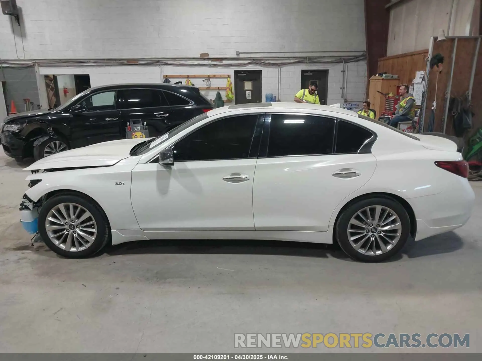 14 Photograph of a damaged car JN1EV7AR7KM559251 INFINITI Q50 2019