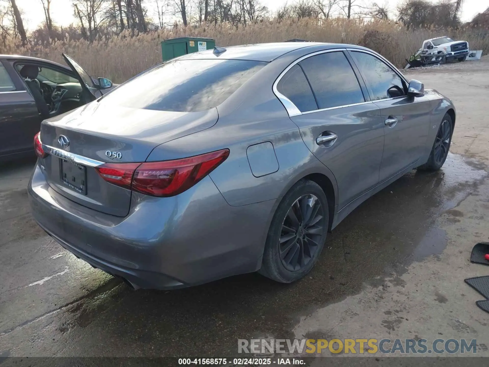 4 Photograph of a damaged car JN1EV7AR7KM559508 INFINITI Q50 2019