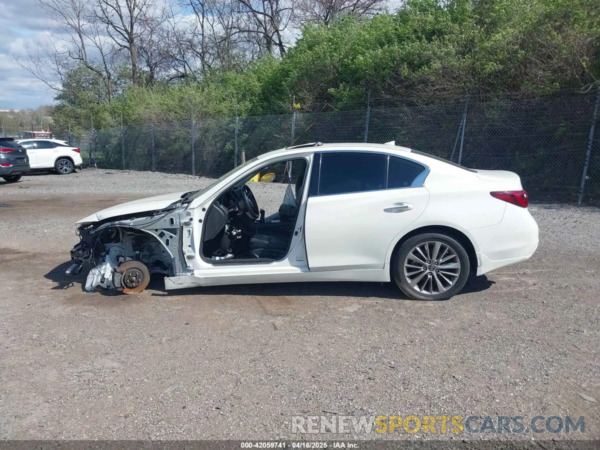 14 Photograph of a damaged car JN1EV7AR8KM554690 INFINITI Q50 2019
