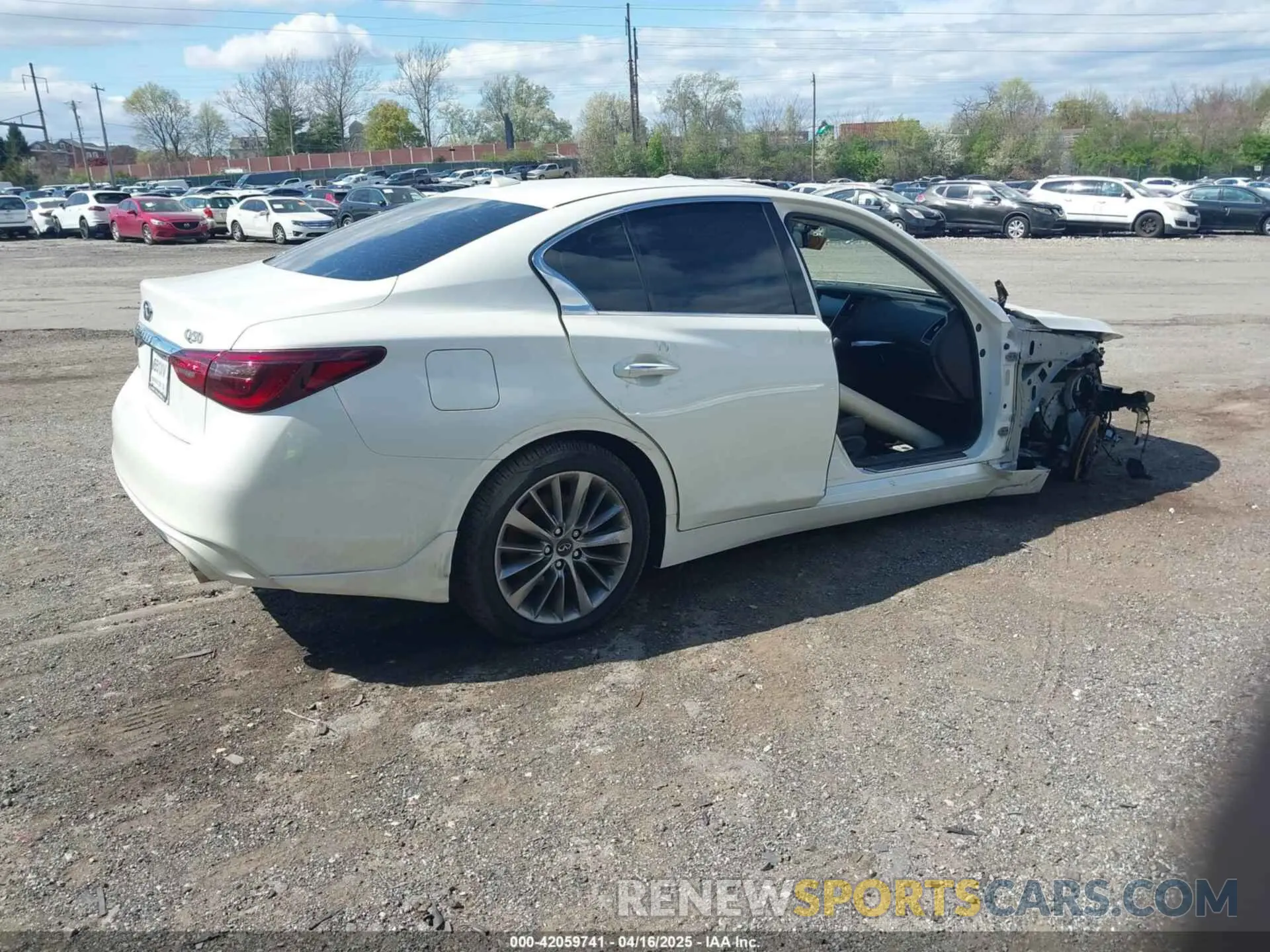 4 Photograph of a damaged car JN1EV7AR8KM554690 INFINITI Q50 2019