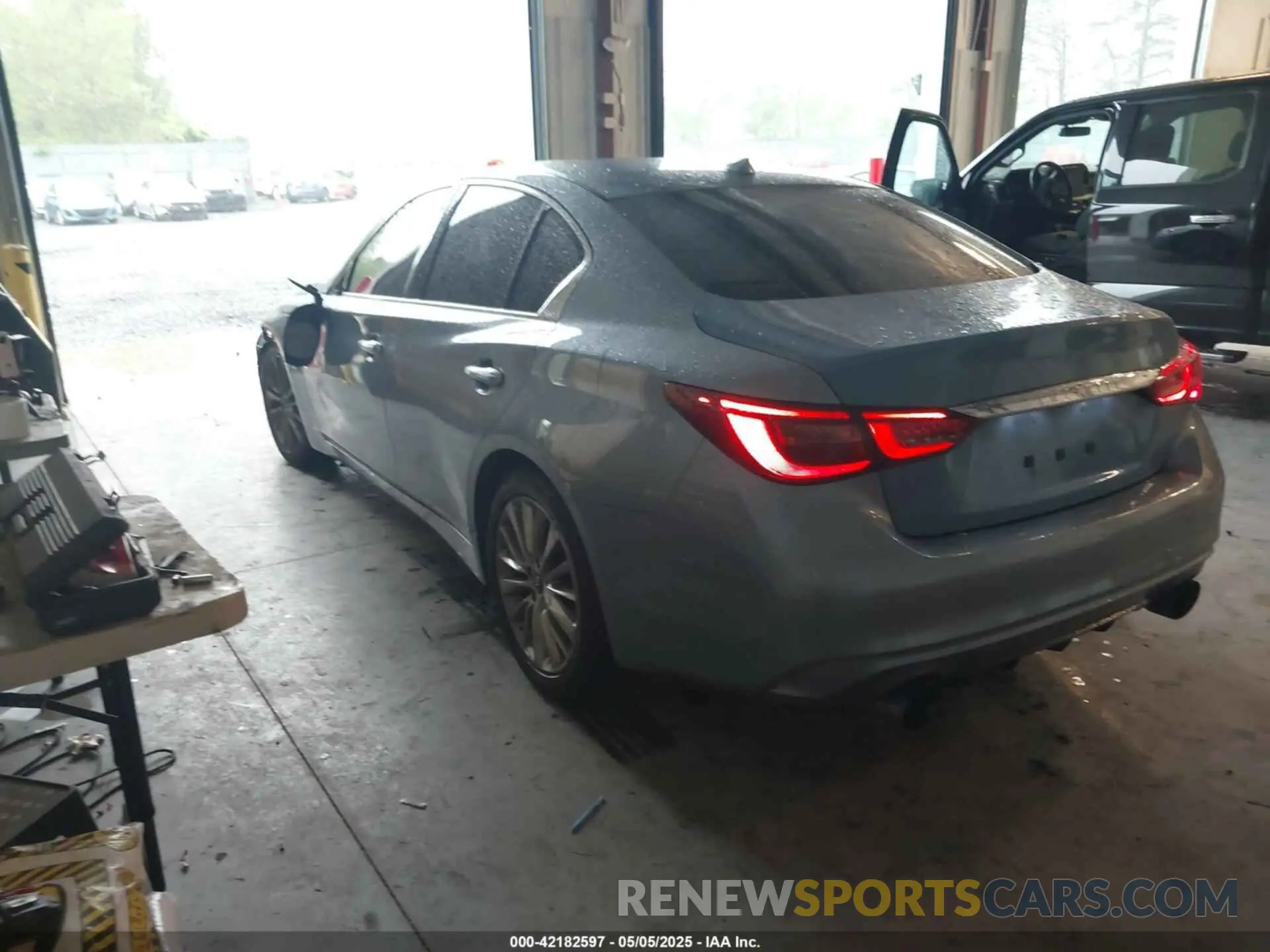 3 Photograph of a damaged car JN1EV7AR8KM555175 INFINITI Q50 2019