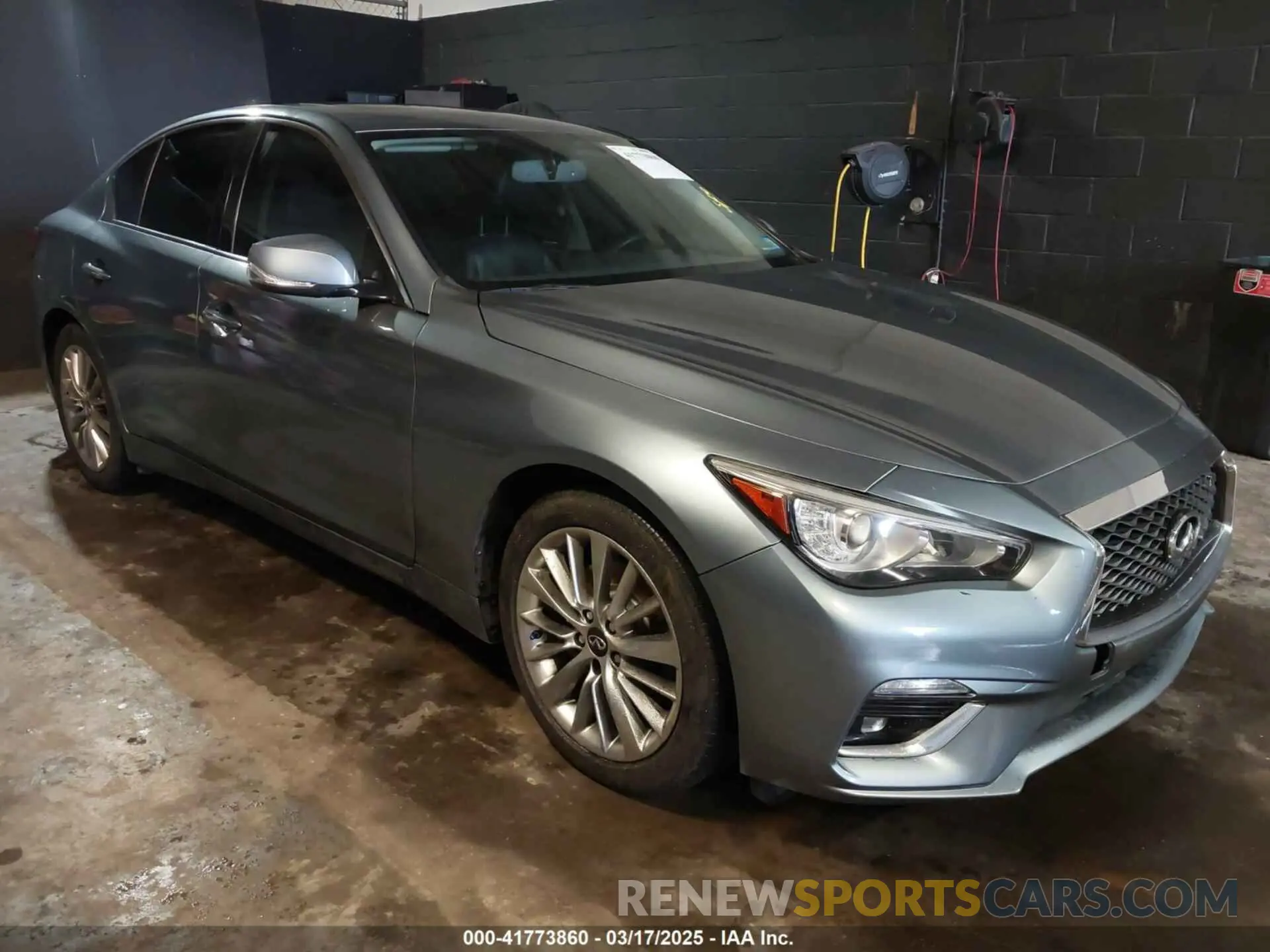 1 Photograph of a damaged car JN1EV7AR8KM591111 INFINITI Q50 2019