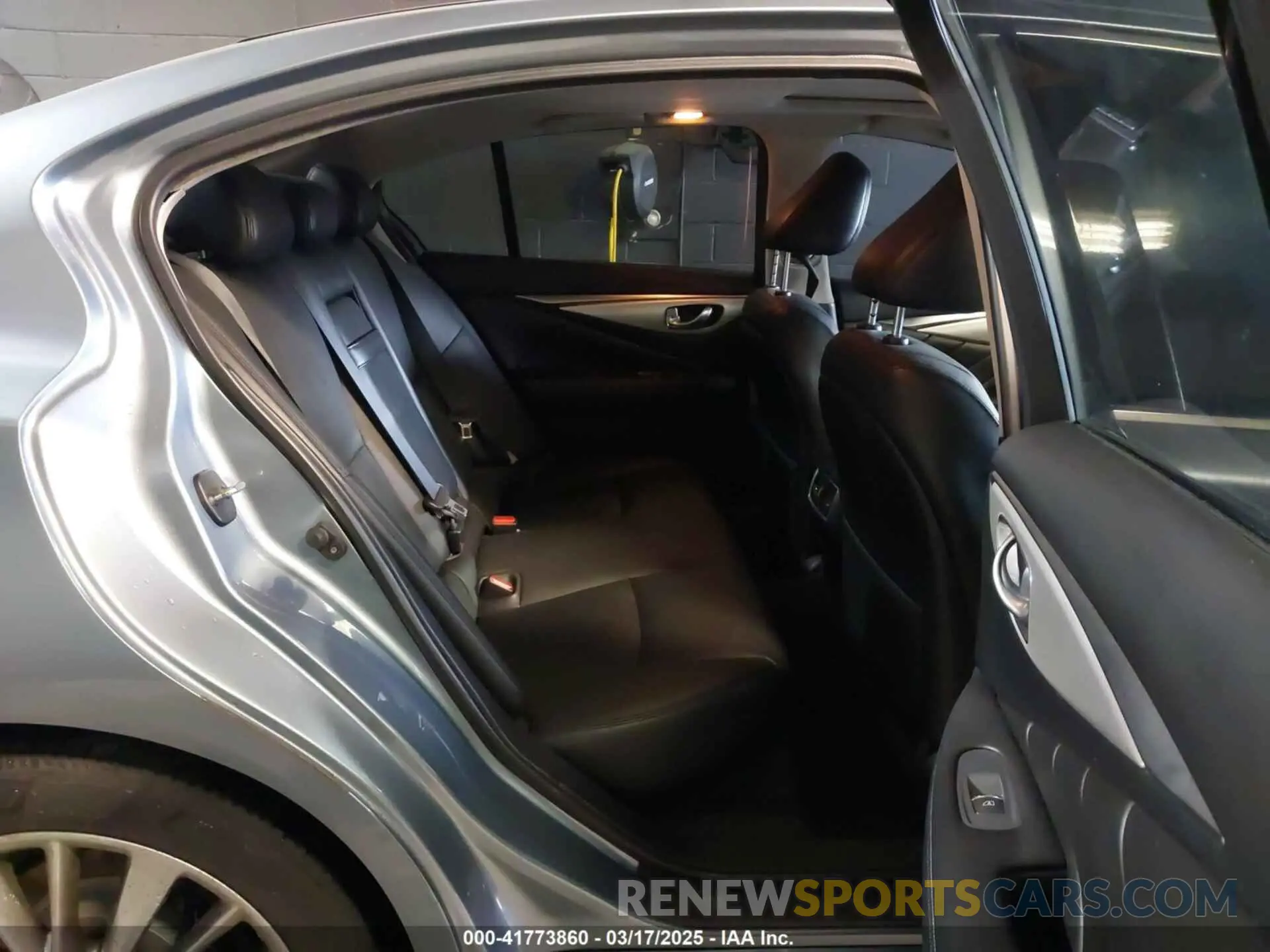 8 Photograph of a damaged car JN1EV7AR8KM591111 INFINITI Q50 2019