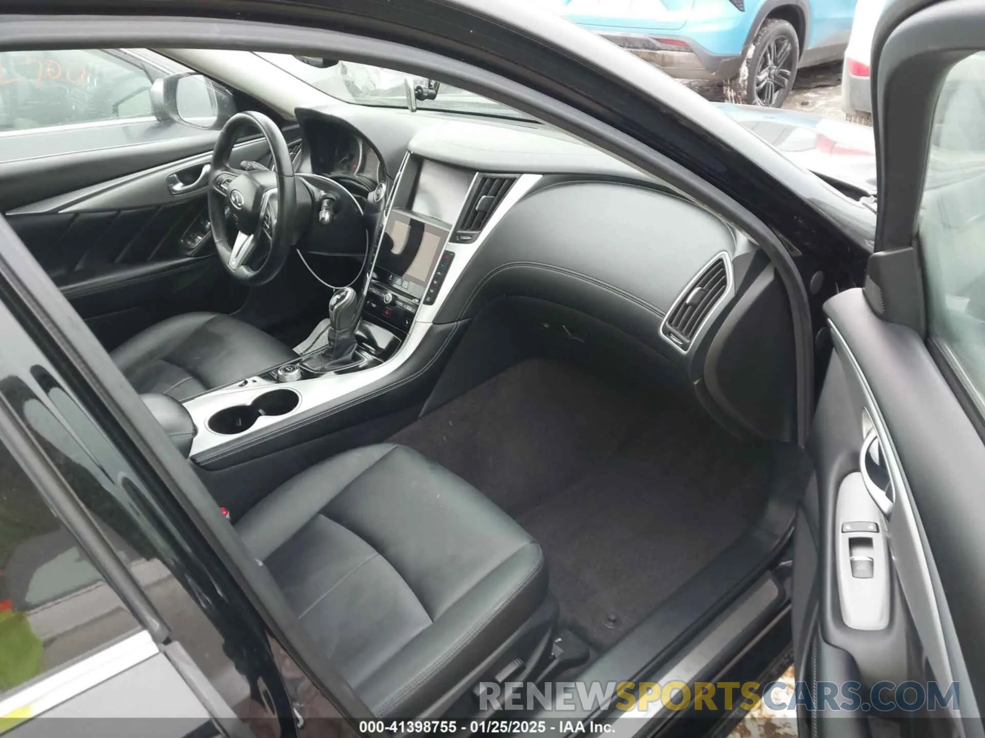 5 Photograph of a damaged car JN1EV7AR9KM593207 INFINITI Q50 2019