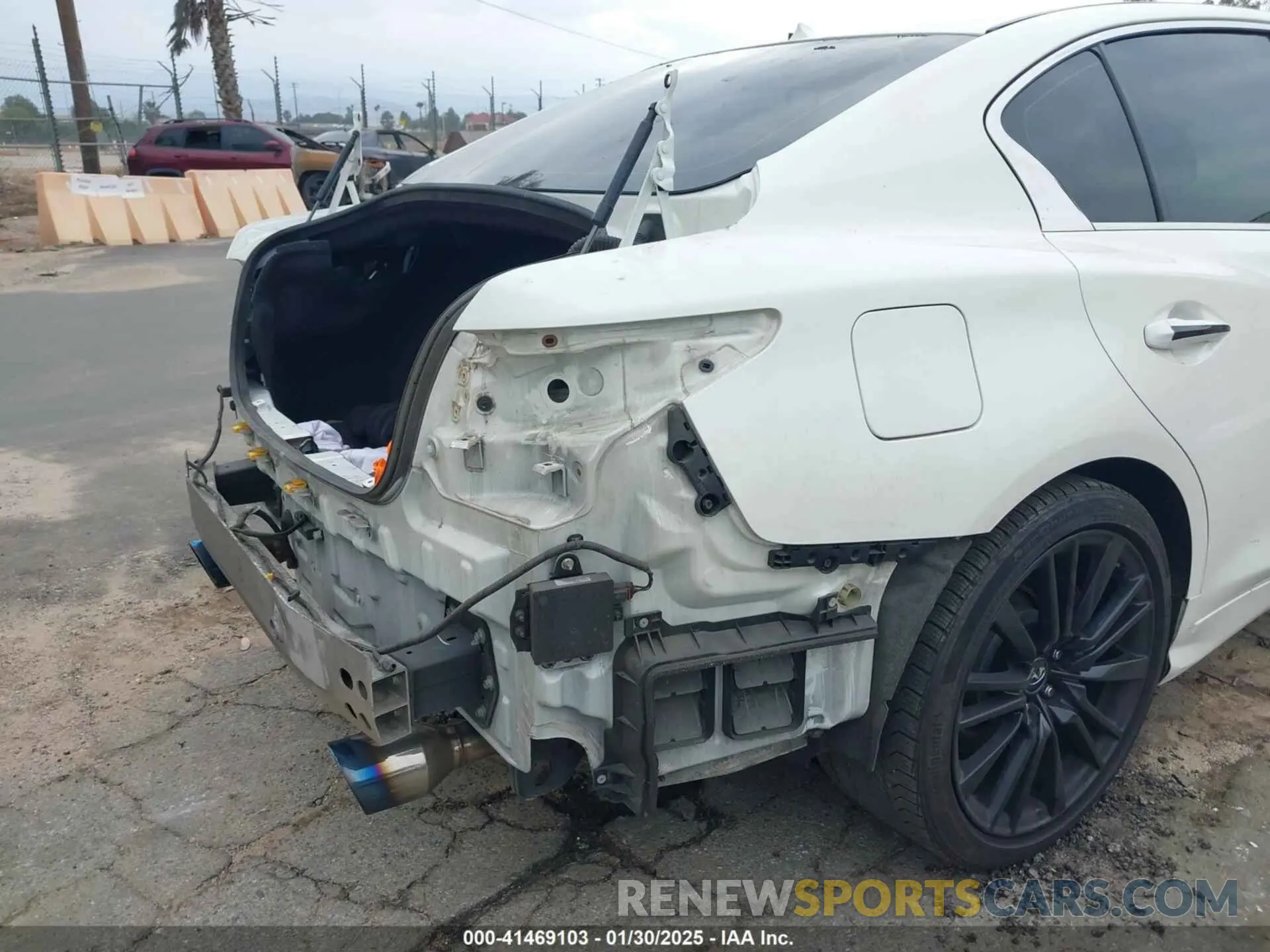 17 Photograph of a damaged car JN1FV7AP3KM760521 INFINITI Q50 2019