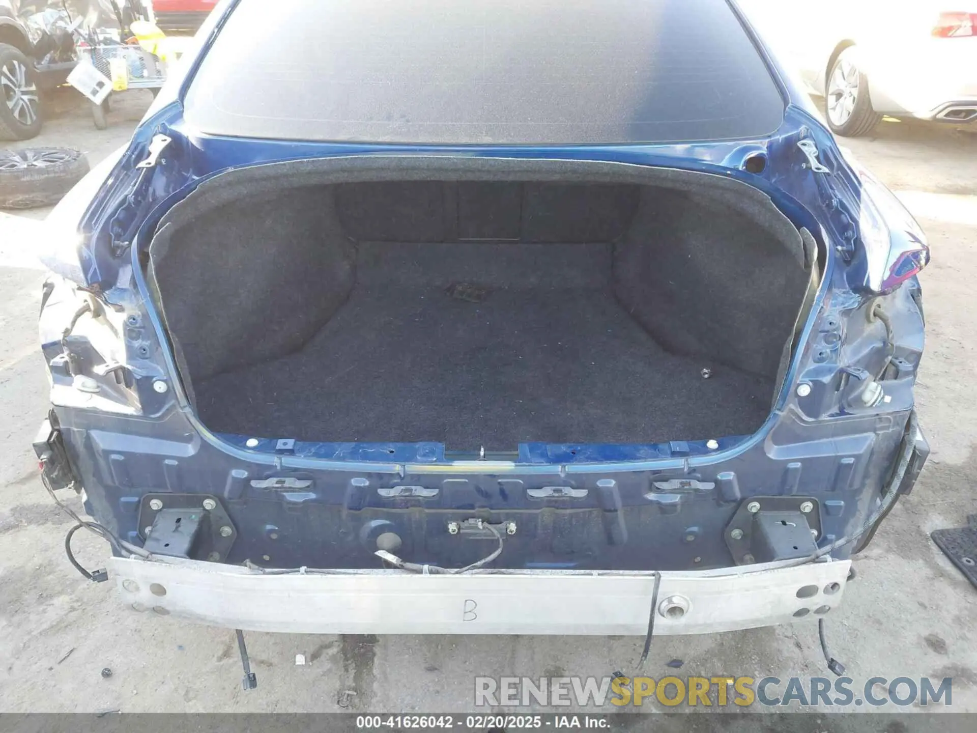 17 Photograph of a damaged car JN1FV7AP4KM760186 INFINITI Q50 2019