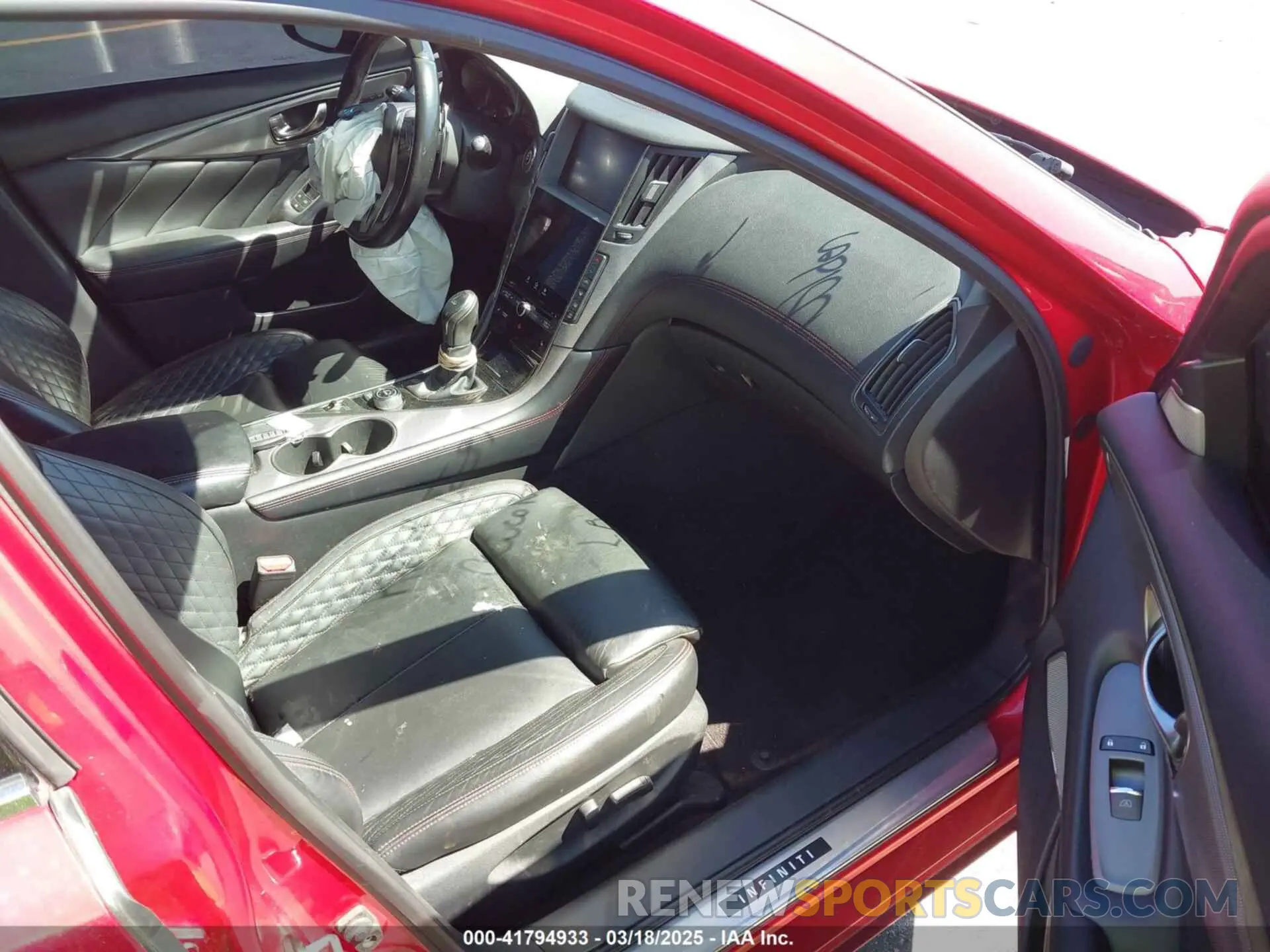 5 Photograph of a damaged car JN1FV7AP8KM760885 INFINITI Q50 2019